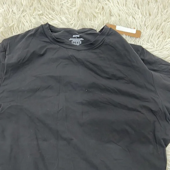 SKIMS  FITS EVERYBODY  LONG SLEEVE CREW NECK BODYSUIT - Picture 5 of 8